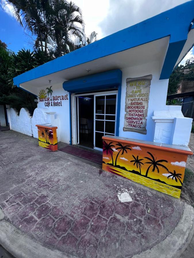 Sunrise Internet Cafe And Hotel 拉斯特拉纳斯 外观 照片